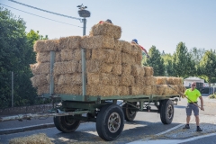 Rangement des bottes de paille